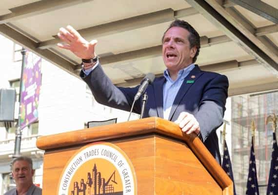 מושל ניו יורק מנסה להגן על אגרת הגודש לנהגים במנהטן: "רק עשירים מאוד נכנסים למנהטן במכונית"