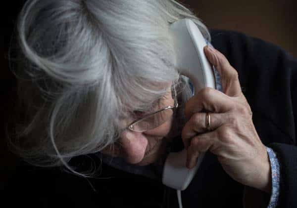 "עצרו את הנכד שלכם בגין DUI": שני קשישים מקליפורניה נפלו קורבן להונאה