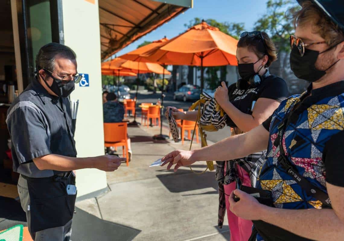 בשעה טובה: עיריית לוס אנג'לס צפויה לבטל את חובת החיסונים בעסקים