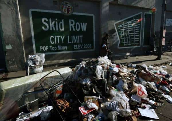 כמו עולם שלישי: האשפה עולה על גדותיה בלוס אנג'לס