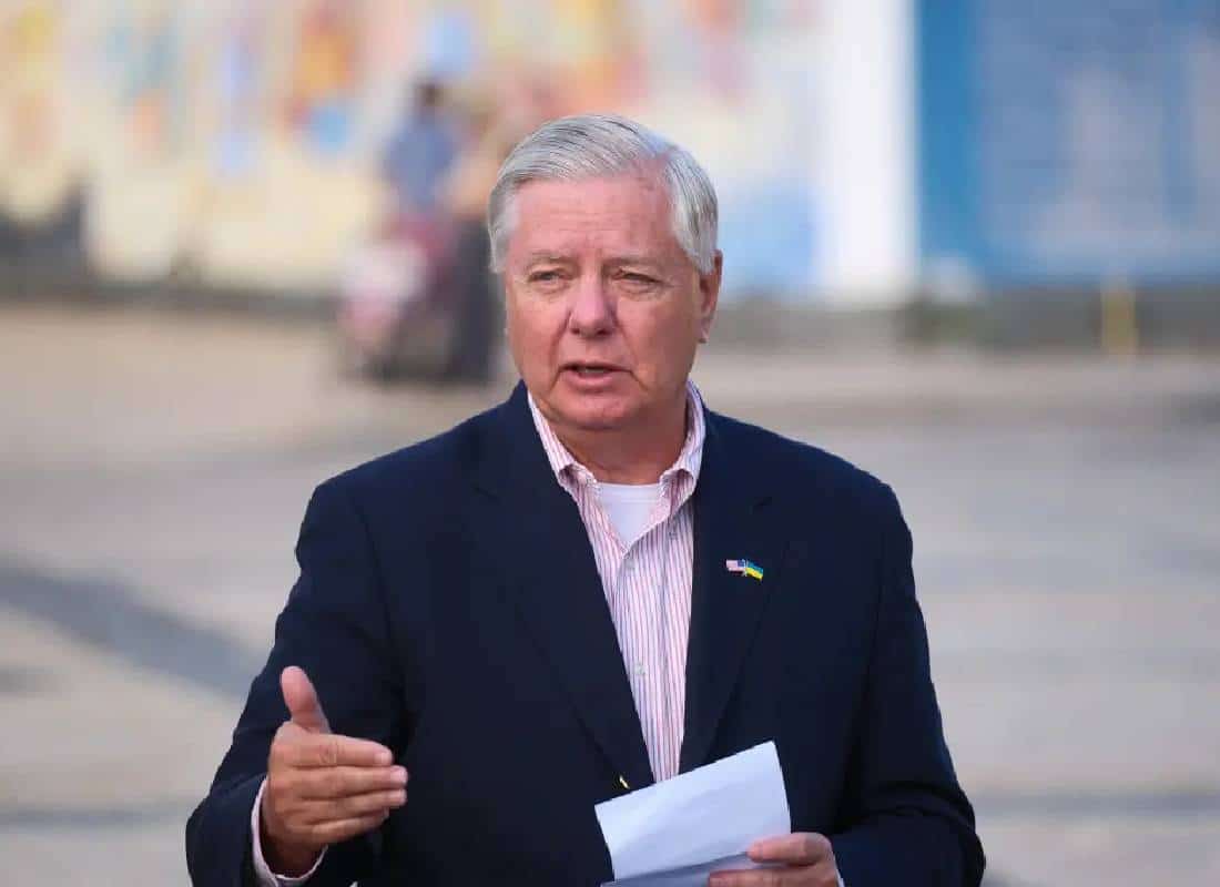 הסנטור שמציע לישראל להפציץ את בארות הנפט של אירן אם לא ישוחררו החטופים בעזה