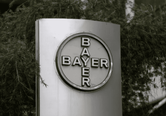 באייר רכשה את מונסנטו רק השנה, וכבר היא נפגעת מזה בעקבות הקנס הענק שהוטל עליה