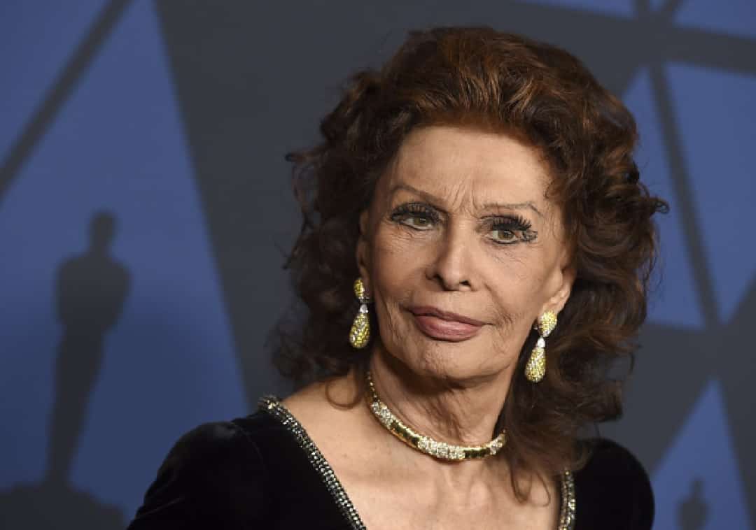 סופיה לורן עברה ניתוח חירום בעקבות נפילה בביתה