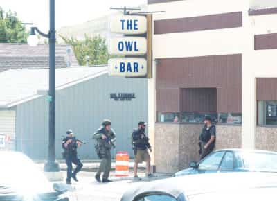 ארוע ירי במונטנה: 4 הרוגים בבר, החשוד נמלט עם חולצה בוהקת וכיסוי ראש כתום