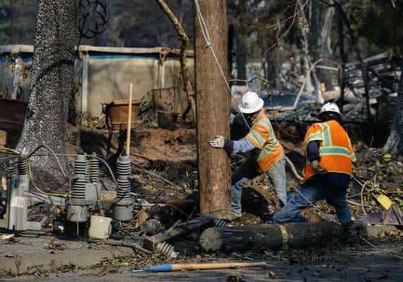 PG&E יכולה להירגע: יש מי שדואג שהיא לא תפשוט רגל בשל השריפות בקליפורניה