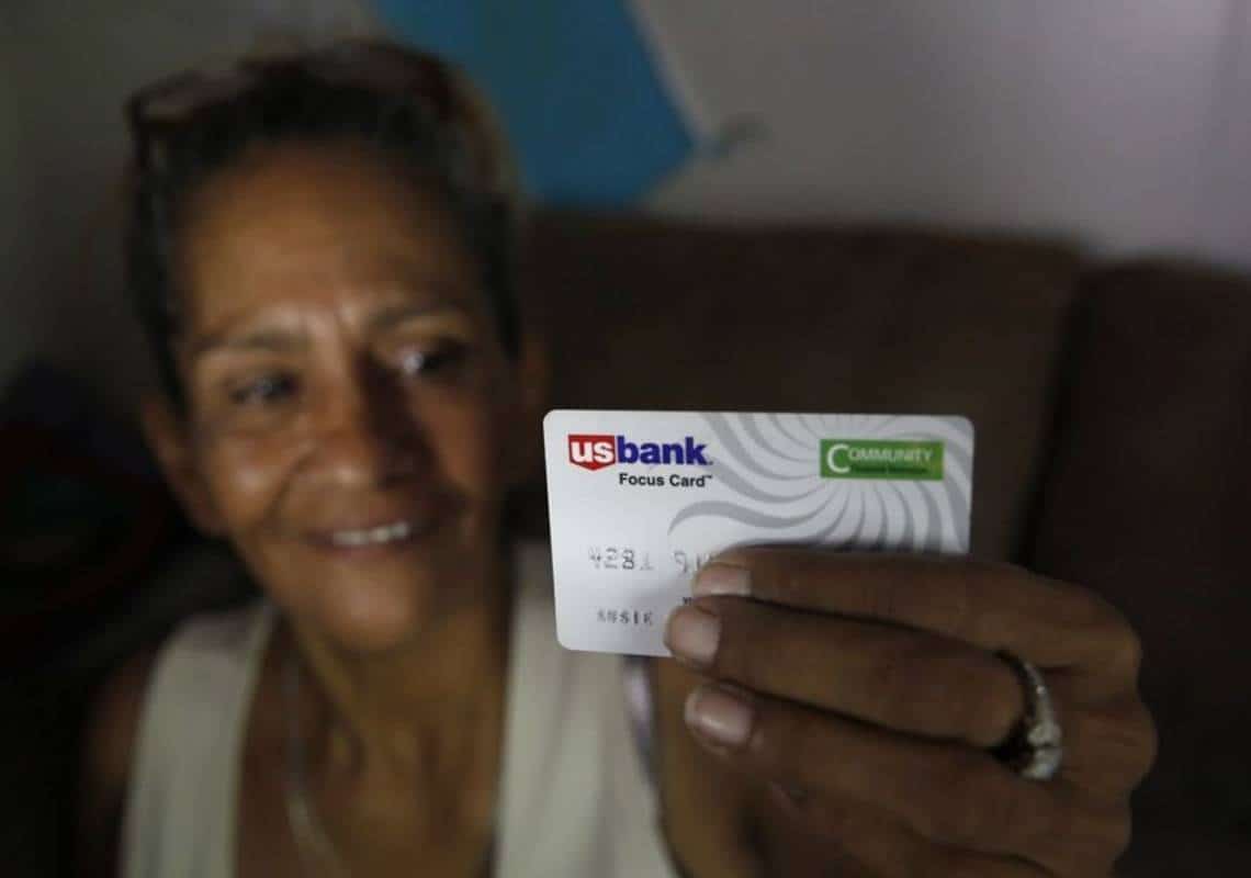 האבטלה ירדה, החובות הצטמצמו: פרויקט הכנסה בסיסית לכול בקליפורניה רושם שנה מוצלחת למדי