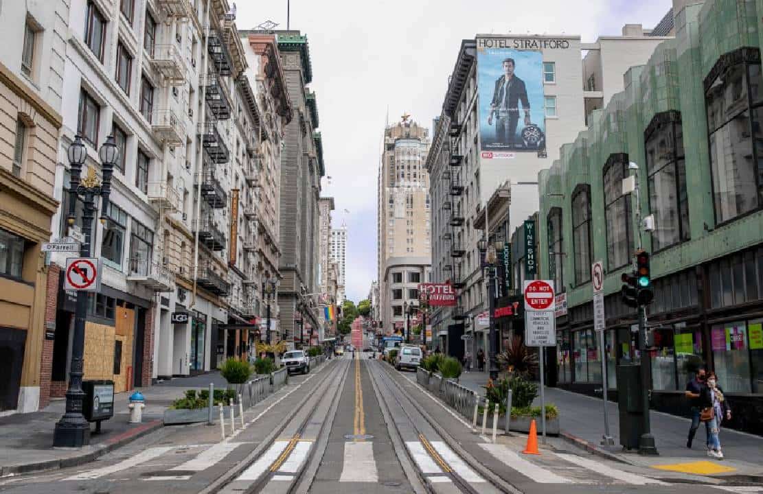 טראגי ומביך: חנות 'עשה זאת בעצמך' בסן פרנסיסקו מכריחה לעשות קניות בליווי 'אחד על אחד' של איש צוות בשל הגניבות