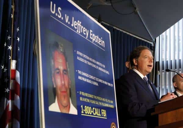 "סרסר בנערות בנות 14": כתב אישום חמור הוגש נגד מיליארדר יהודי