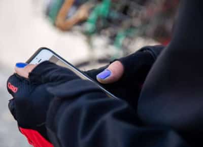 שודד לבבות: גבר מקליפורניה רימה נשים באפליקציות הכרויות וגנב 2 מיליון דולר