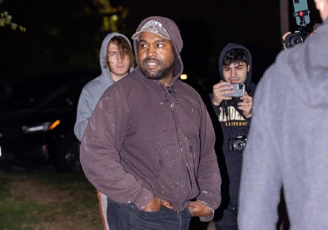 ממשיך להסתבך: קניה ווסט סולק ממשרדי חברת סקצ'רס