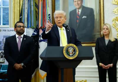 טראמפ הסמיך את סוכנות הביון לפעול בוונצואלה ושוקל תקיפות ביבשה נגד הברחות הסמים