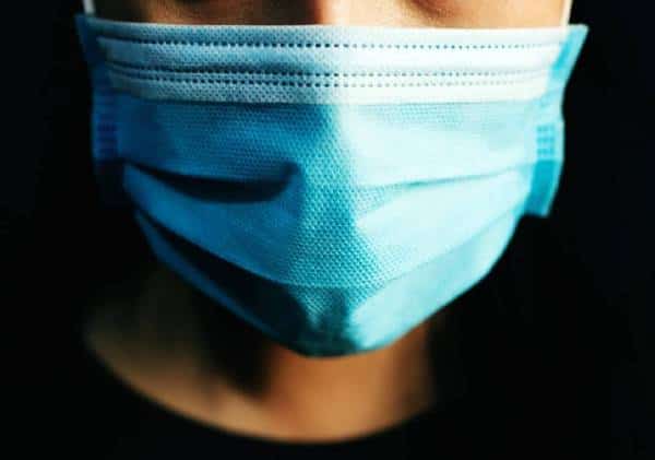 חבישת מסכה משומשת עלולה להיות גרועה מאשר הליכה בלי מסכה כלל