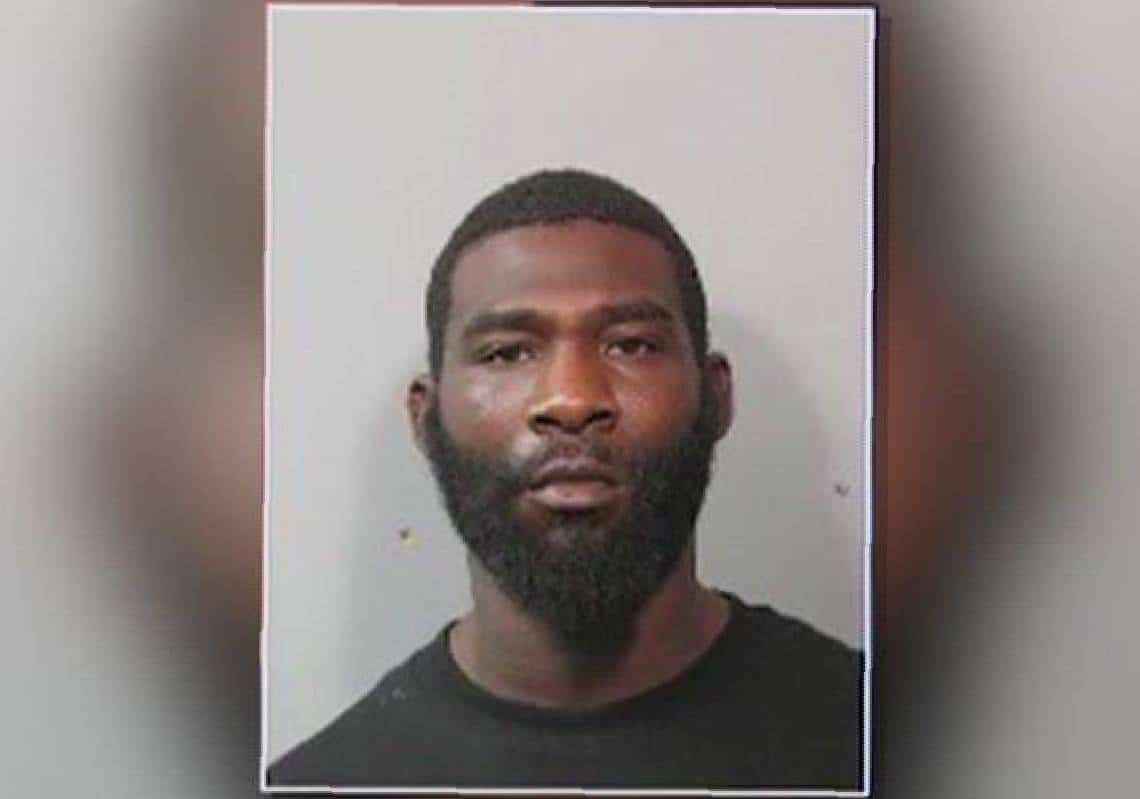 הוא בא למסיבת סיום לרצוח ילדים ונערים עם AR-15, אך אישה חמושה באקדח חיסלה אותו עם כדור לראש