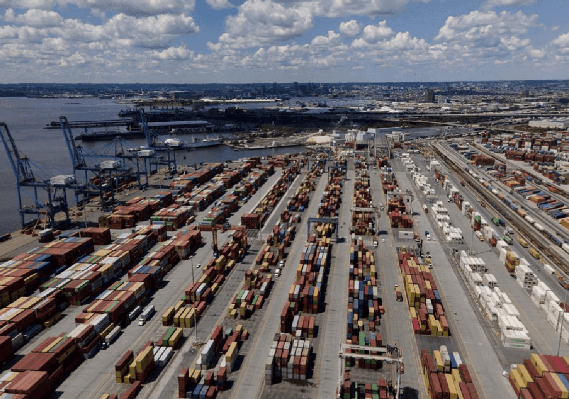 שישה חודשים למלחמה במזרח אירופה: ארצות הברית עדיין רוכשת סחורות רבות מרוסיה