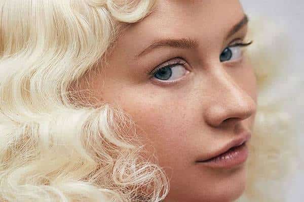 היא מגיעה: האגדה הווקאלית, כריסטינה אגילרה, מביאה את הקאמבק הנוכחי שלה ללאס וגאס