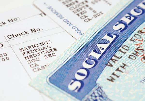 "גנבה מקשישים ונכים": מאסר לעובדת לשעבר בביטוח הלאומי האמריקאי