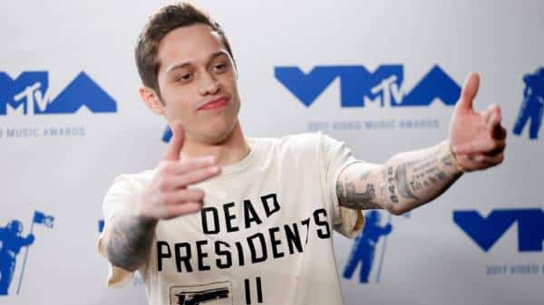 פיט דיווידסון גילה לקהל במופע שלו: הוא יצא עם חברה אחרי הפרידה מאריאנה גרנדה