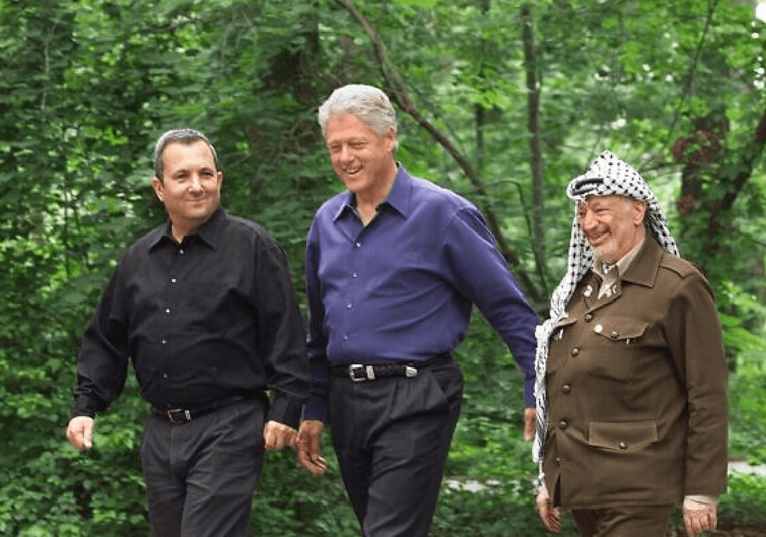 ביל קלינטון מסביר לקהל במישיגן למה המלחמה של ישראל בעזה היא מוצדקת