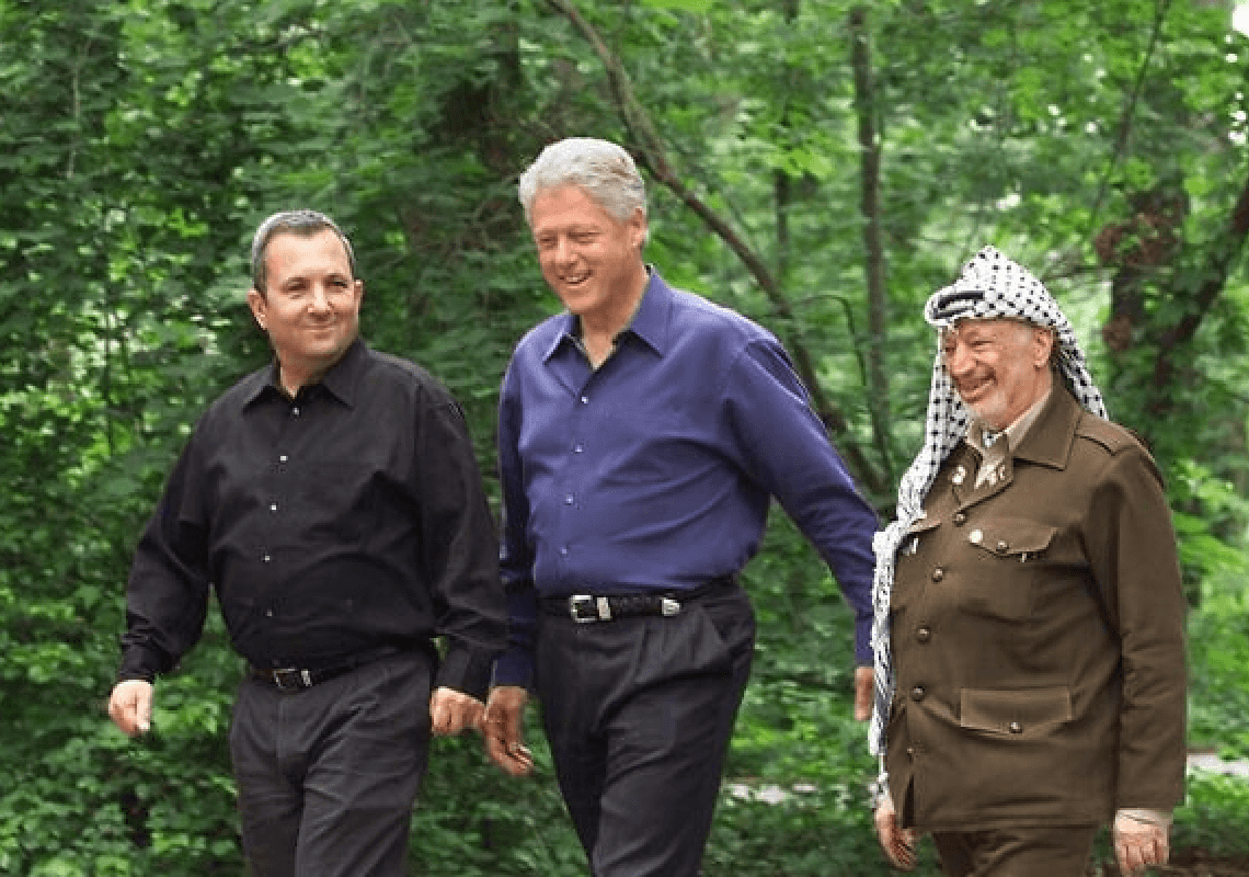 ביל קלינטון מסביר לקהל במישיגן למה המלחמה של ישראל בעזה היא מוצדקת