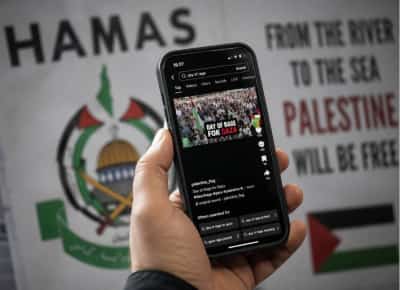 האינתיפאדה הדיגיטלית: כיצד חמאס כבש את הרשתות החברתיות — ואת הדור הצעיר