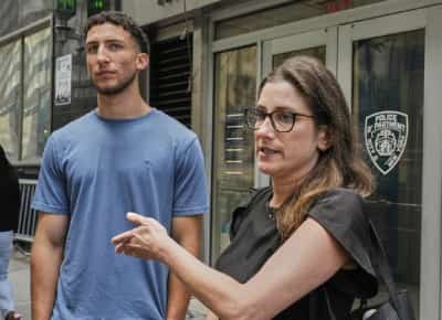 מפגינים פרו-פלסטיניים טוענים שהותקפו על ידי דיפלומטים מצרים – אך נעצרו בעצמם