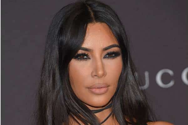 קראו: מהו סוד היופי של קים קרדשיאן למניעת קמטים בפנים? 