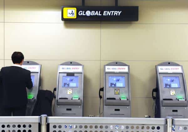 בזכות המחדל המשפטי:  תושבי ניו יורק שוב יוכלו לחסוך את התור הארוך אצל פקידי ההגירה בשדות התעופה בארה"ב