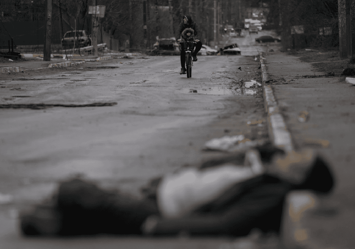 עדויות קשות על טבח בעיירה באוקראינה: הכוחות הרוסים נסוגו - והתמונות מדברות בעד עצמן