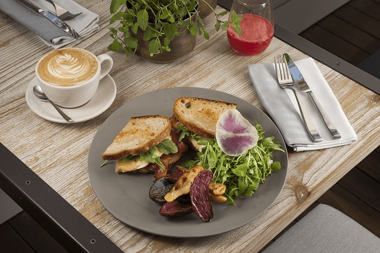 בדיוק לארוחה מפסקת: 5 הבראנצ'ים החדשים והטובים ביותר במיאמי 