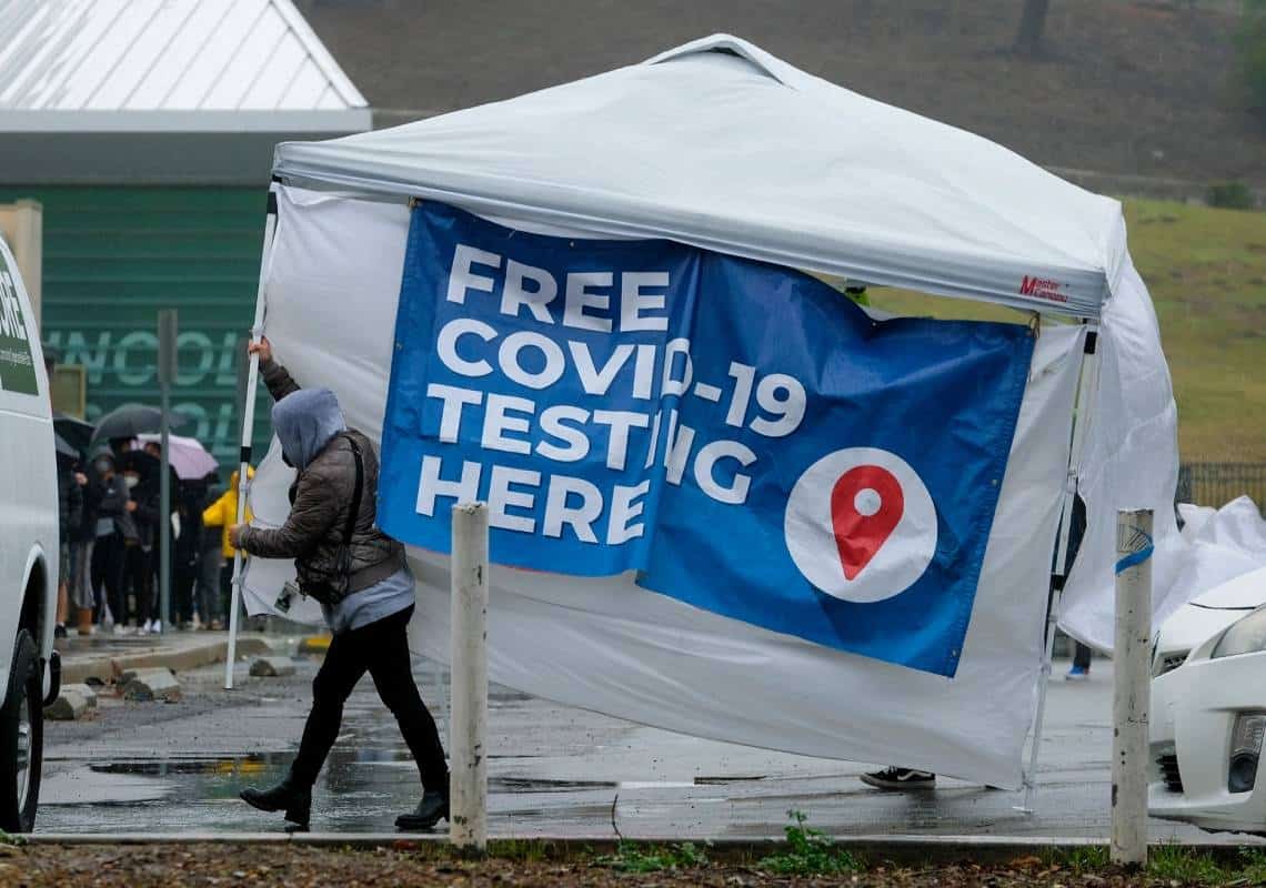 דאגה בלוס אנג'לס: שיעור הבדיקות החיוביות זינק פי 3 בתוך שבועיים