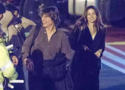 טום קרוז ואנה דה ארמאס נתפסו בחופשה רומנטית בספרד: הוא נראה מוקסם ממנה