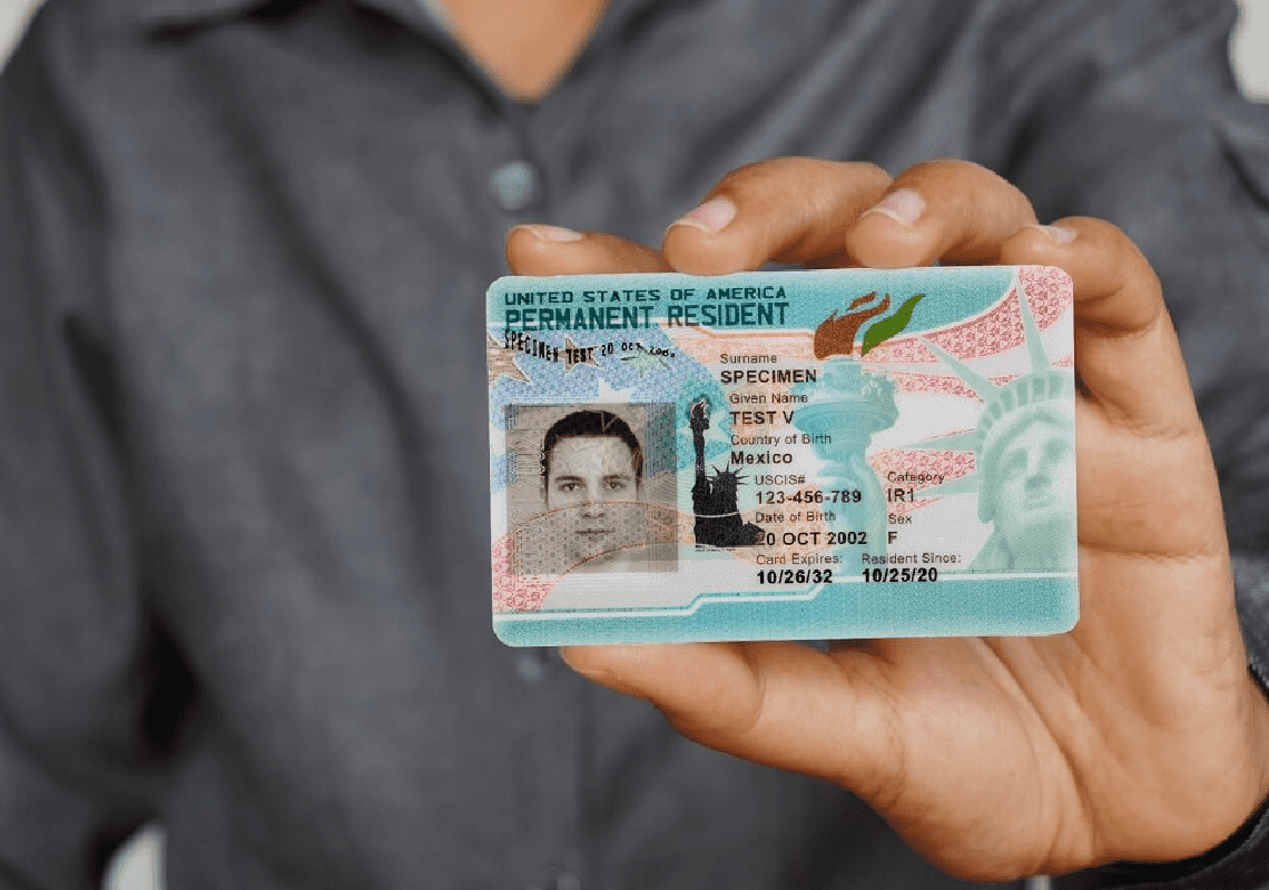 ההקלה בקבלת גרין קארד: שופט פדרלי חסם את המהלך של ביידן