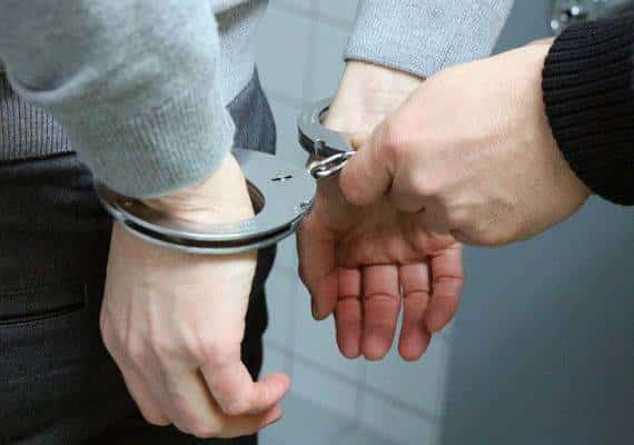 לוס אנג'לס: מורה בבית ספר יסודי נעצר בחשד להפצת פורנוגרפיית ילדים