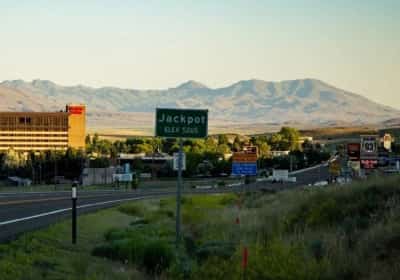 בעוד לאס וגאס מאבדת תיירים - עיירת הימורים קטנה בצפון נבדה דווקא פורחת