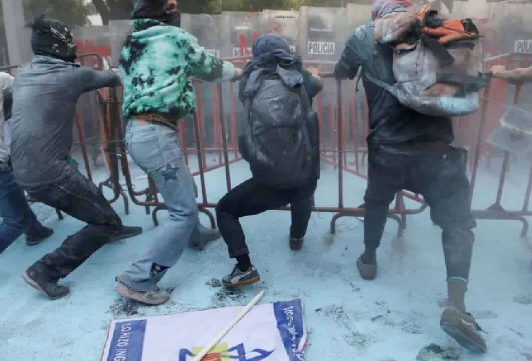 תוהו ובוהו במקסיקו: המון ניסה להצית את שגרירות ישראל