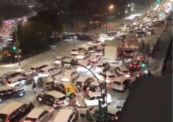 הסופה במזרח ארצות הברית: שמונה הרוגים, עשרות אלפים ללא חשמל