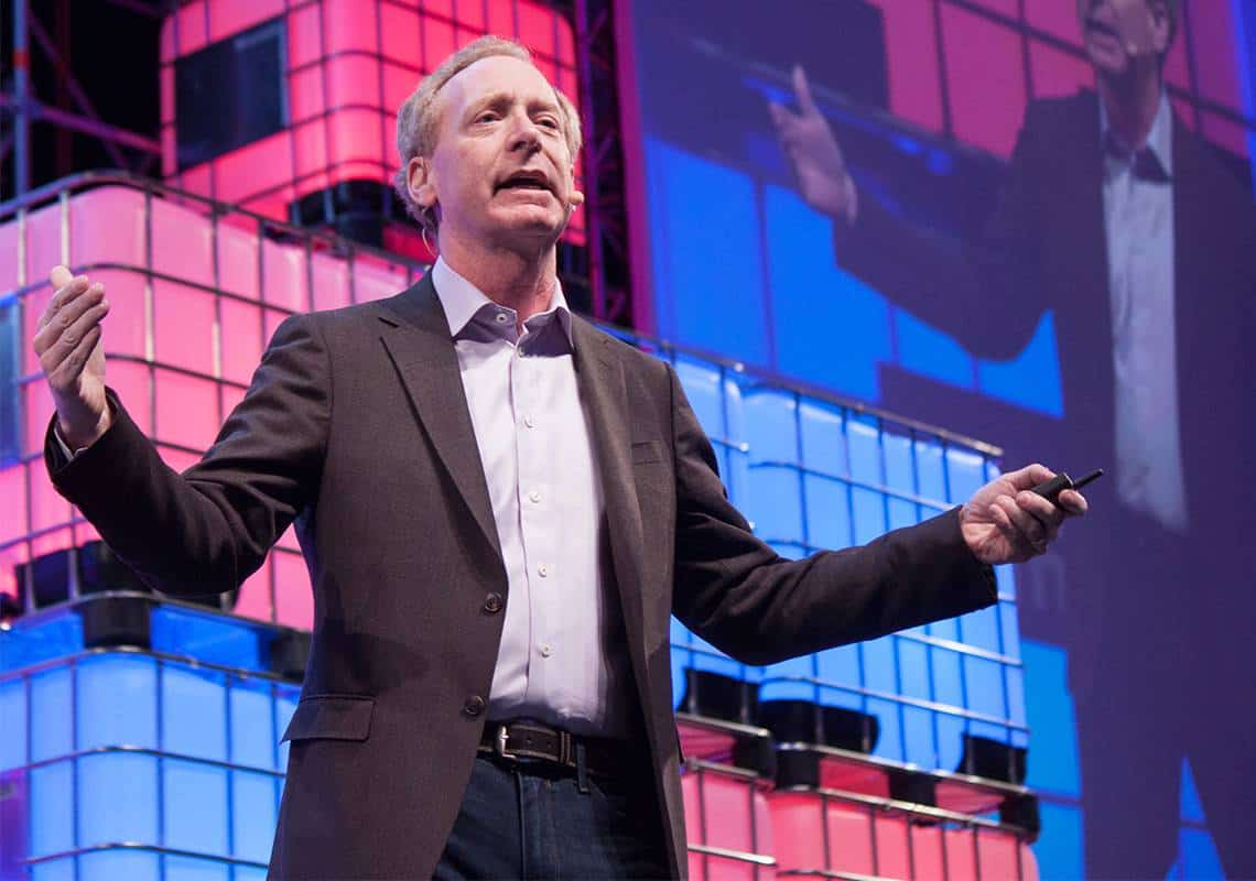 נשיא מיקרוסופט מזהיר: "החיים יהפכו ל-1984 אם לא נתגונן מפני אינטליגנציה מלאכותית"