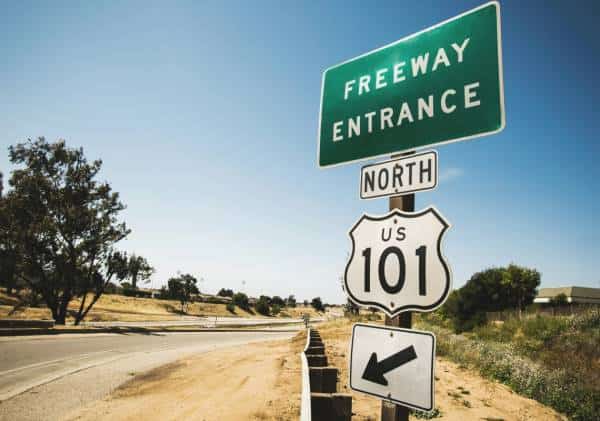 המשטרה בקליפורניה: "השלכת חפצים על הנהגים בכביש 101 היא מעשה טרור"