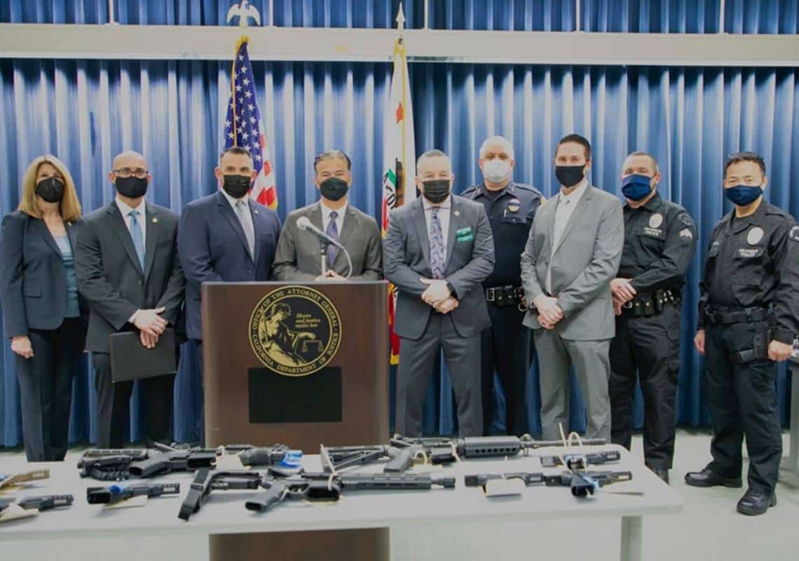 לוס אנג'לס מגבירה את המאבק בפשיעה האלימה: יותר מ-100 כלי נשק הוחרמו, 13 נעצרו