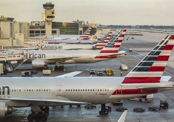 מעצרים בשדה התעופה: דיילי "אמריקן איירליינס" הבריחו מזומנים למיאמי
