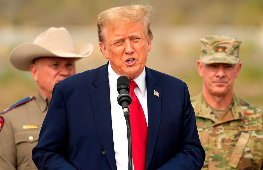 "זו הפלישה של ביידן": טראמפ ביקר בגבול הדרומי