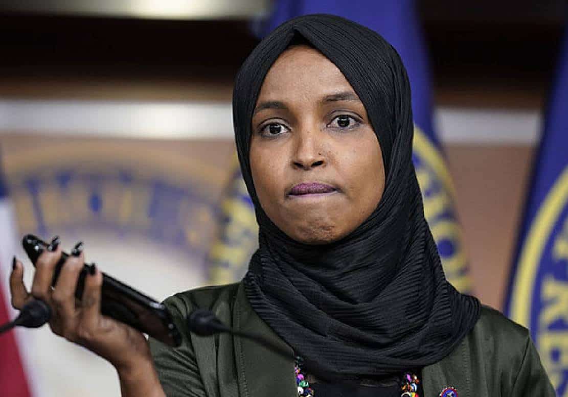 מחיר שנאת ישראל: אילהאן עומאר סולקה מוועדת החוץ של הקונגרס בהצבעה של 218 חברי בית הנבחרים