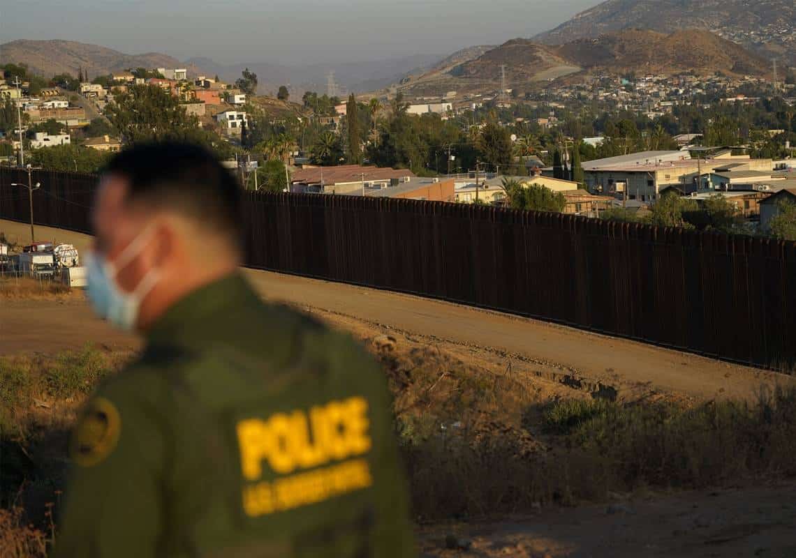סיומה של מדיניות 'הישארו במקסיקו'? אלפי מבקשי מקלט יוכלו להיכנס לארה"ב