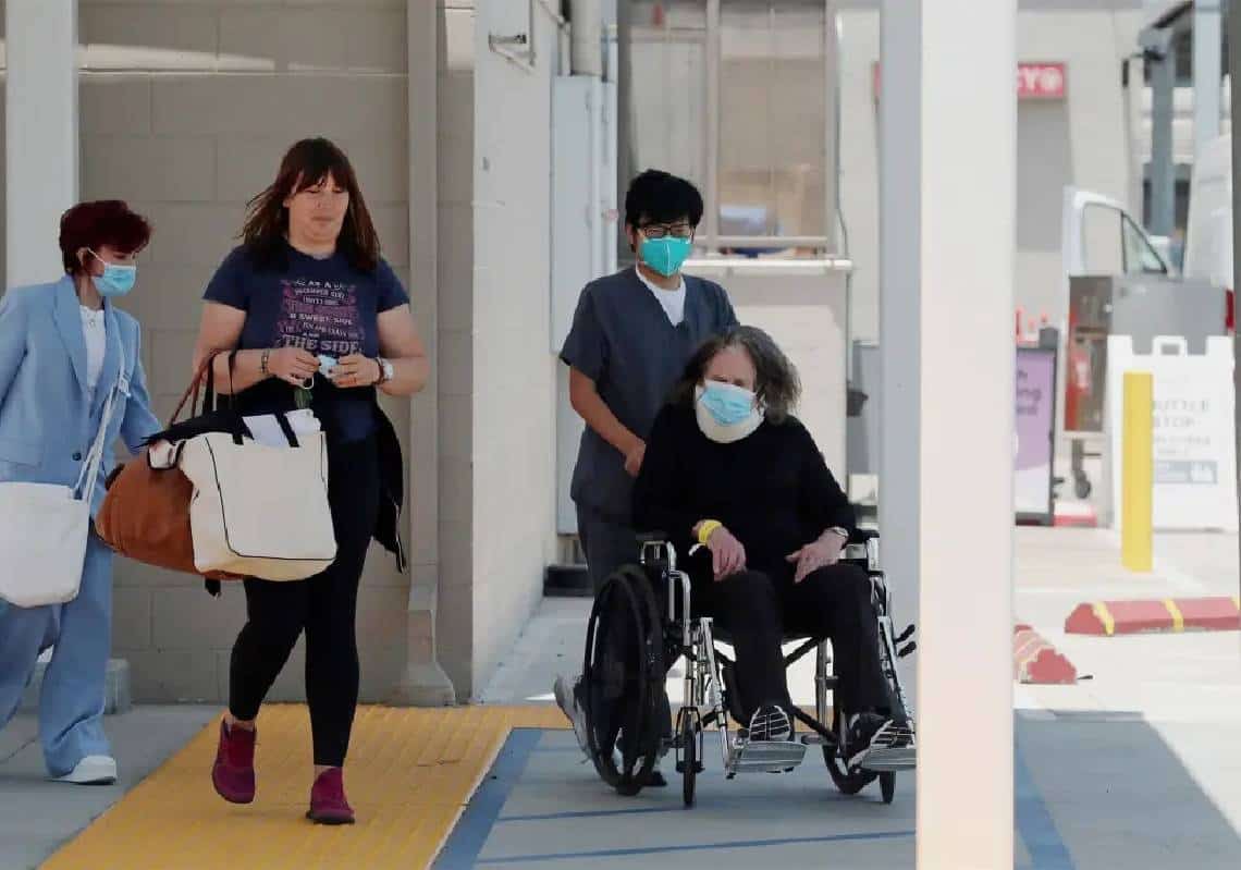 אגדת המטאל אוזי אוסבורן שוחרר מבית החולים יום לאחר ניתוח קשה: המשפחה מסרה למעריצים - "אהבתכם היא הכל עבורו"