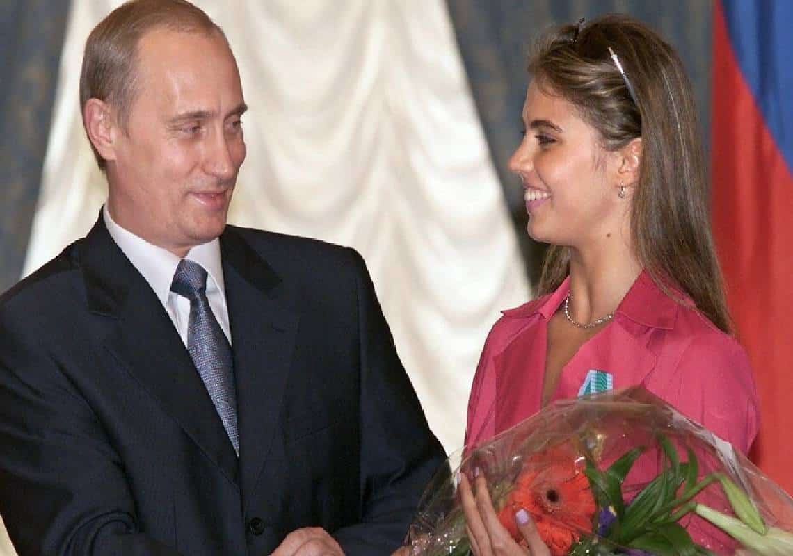 אחרי שמצאה מקלט בשוויץ: עשרות אלפי אנשים דורשים לגרש את המאהבת של פוטין מהמדינה 