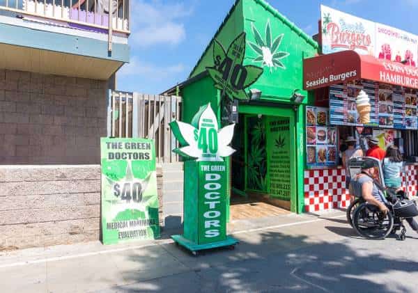 3 שנים לאחר הלגליזציה בקליפורניה: עשרות אלפי כתבי אישום צפויים להימחק