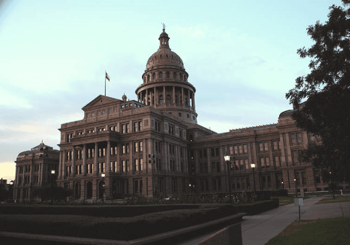 שלושה דמוקרטים מחוסנים שברחו מטקסס כדי להפיל חוק רפובליקני – נמצאו חיוביים לקורונה