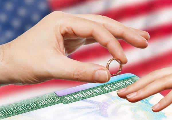 מלכודת בלוס אנג'לס: חשבו שמצאו את החתונה הפיקטיבית המושלמת בדרך לגרין קארד ואז גילו - בני הזוג הם סוכני הגירה