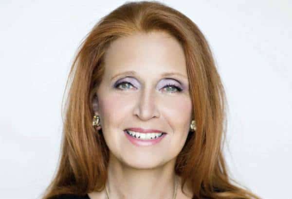 דניאל סטיל עושה גירל פאוור: ספרה החדש, The Cast, יצא לאור הישר אל ראש רשימת רבי המכר 