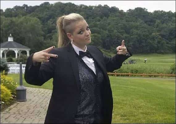 כשר אבל מסריח - בוטלה הופעת קומיקאית לסבית בברוקלין בשל איומים לשלול את הכשרות